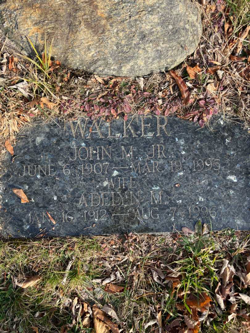 Adelyn M. Walker's grave. Photo 4